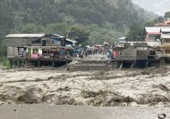 印度气象局在季风降雨期间发布洪水和山体滑坡警报