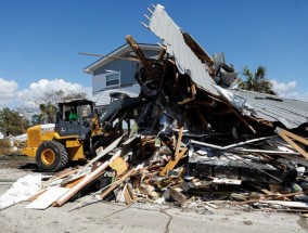 飓风“海伦”造成100人死亡，美国东南部的恢复工作正在加强